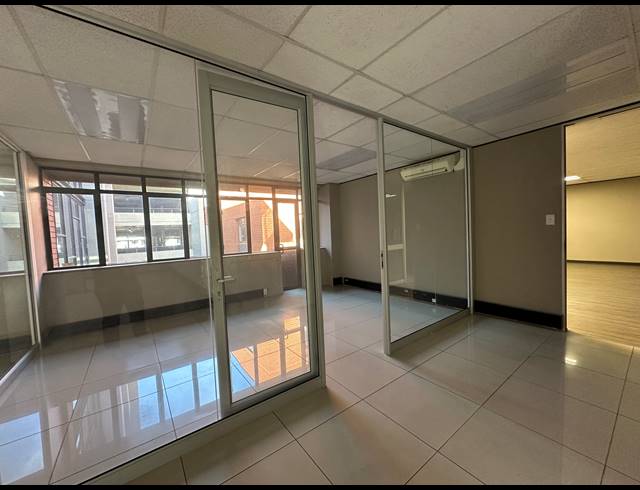 1,760M² OFFICE TO LET IN SANDTON CENTRAL